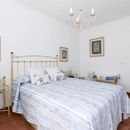 アパート Home2book Elegant Escape With Terrace