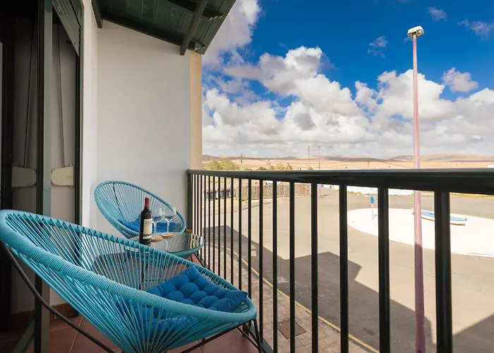 Home2book Elegant Escape With Terrace アパート *